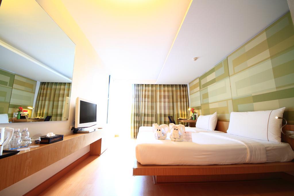 Hotel Le Fenix Sukhumvit 11 Bangkok Exterior foto